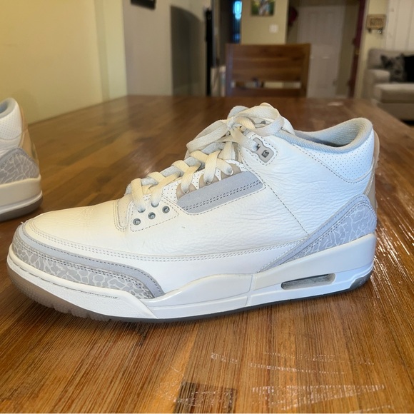 Jordan 3, Retro, Ivory and Grey - Picture 1 of 3